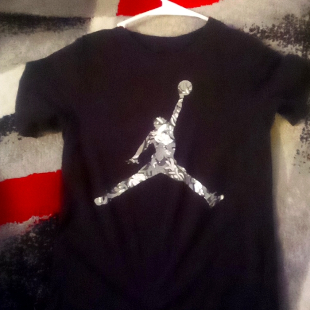 Boy's medium Jordan shirt